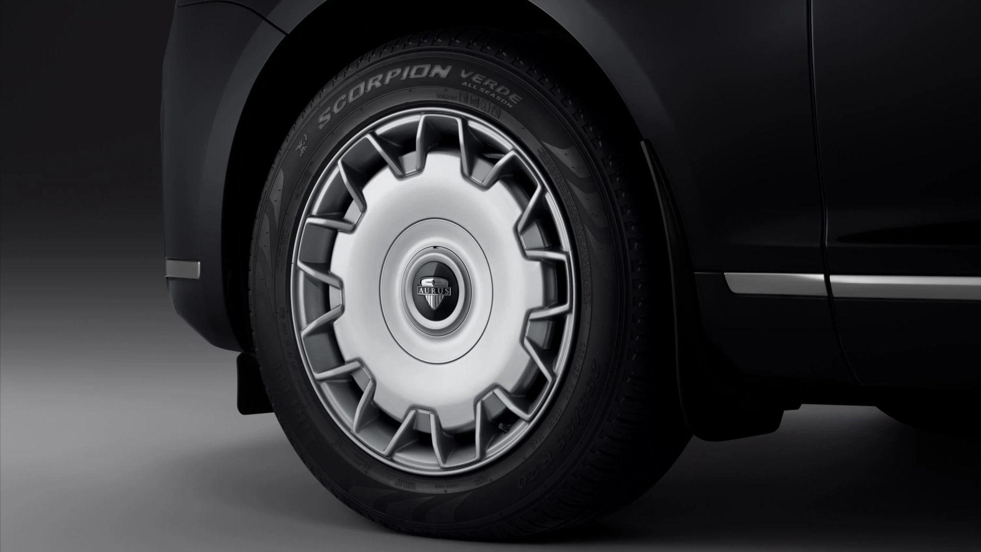 Автомобили Aurus переобуют в российские шины Автомобили Aurus переобуют в российские шины